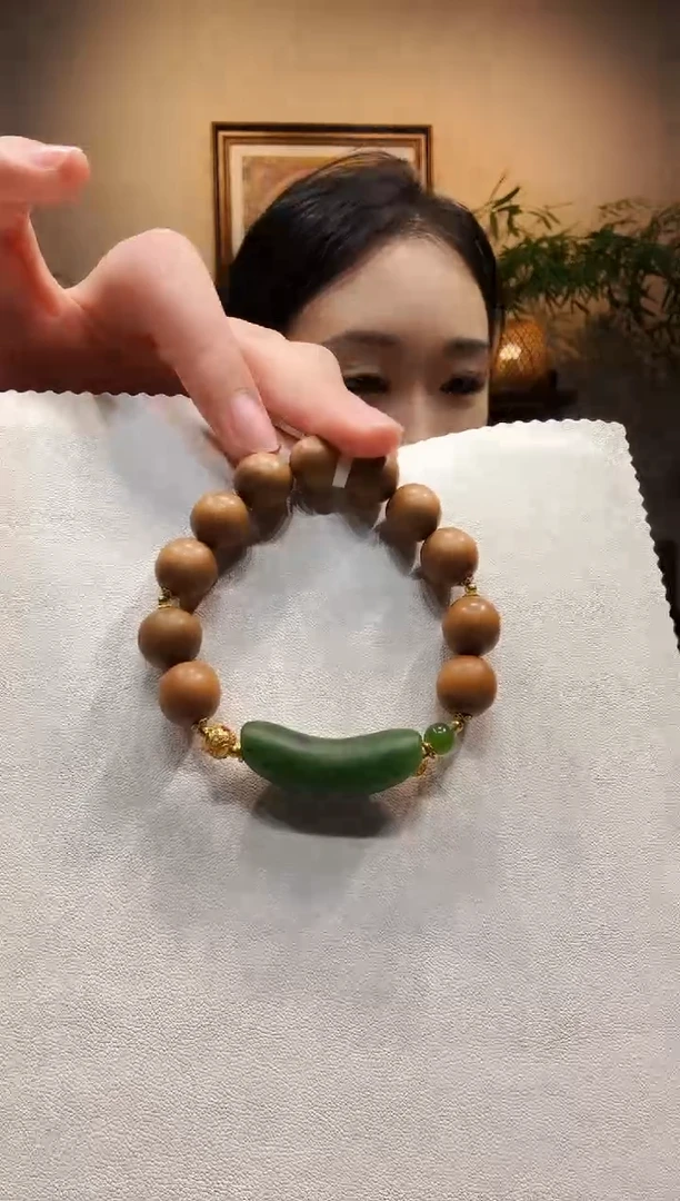 未镶嵌手链和田玉（碧玉）手链
