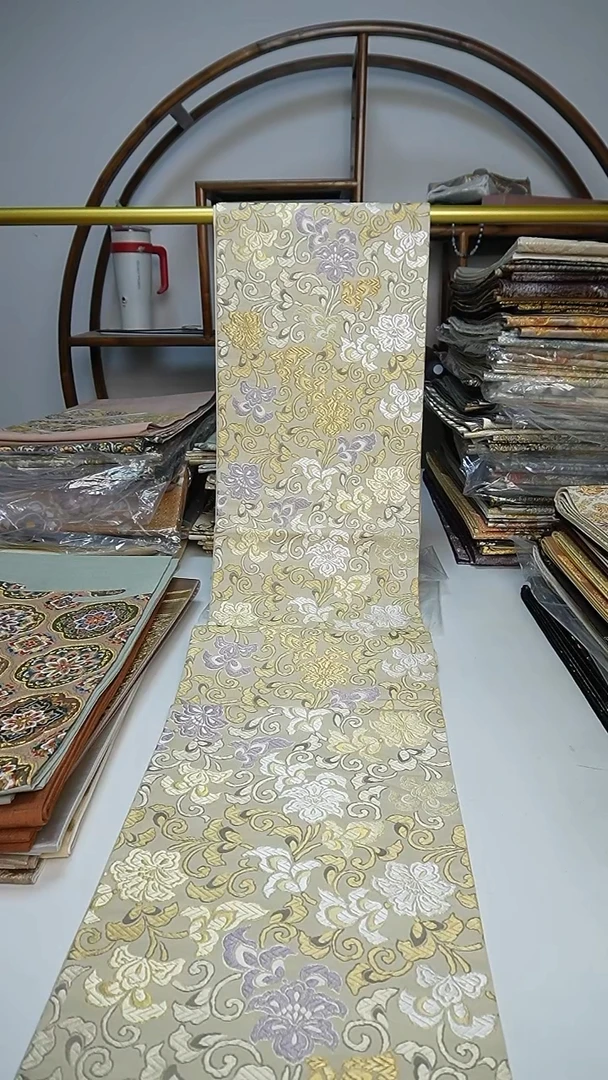 织绣38西阵织六通缠枝莲