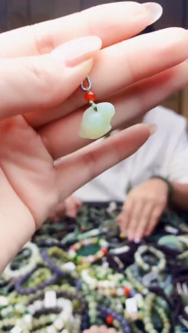 颈饰未镶嵌和田玉多样性发货，拍一发一