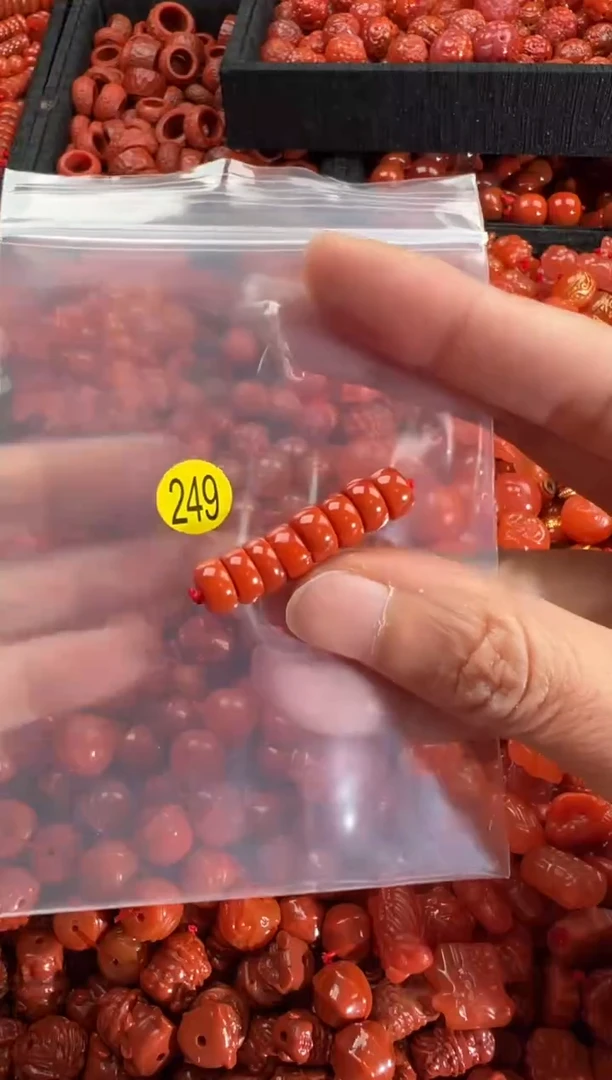 【闪购商品】南红玛瑙颈饰未镶嵌1