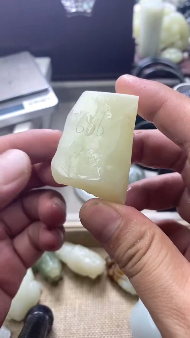 定制和田玉诸****乐毛货抛光