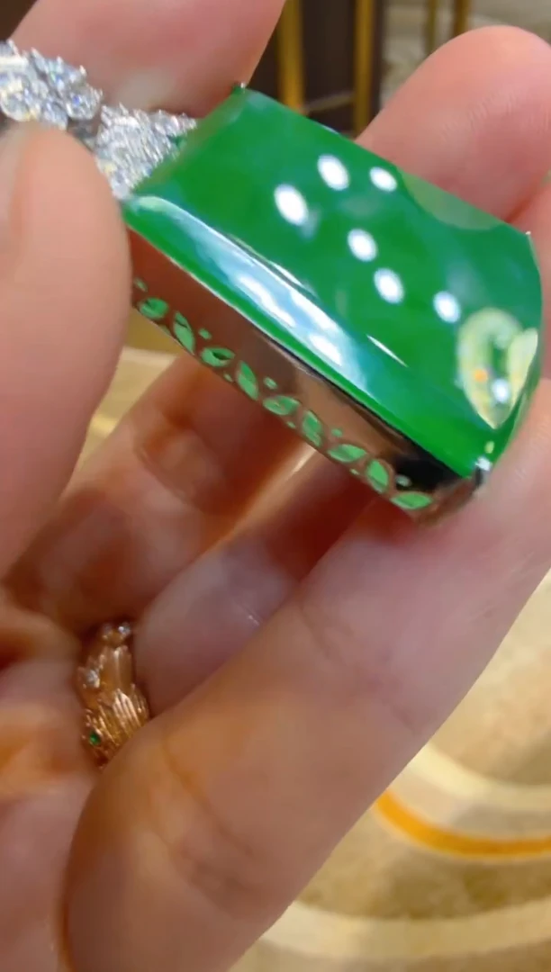 吊坠(不含链)18K金镶嵌翡翠多样性团购发一件