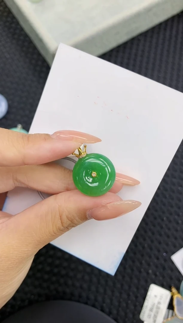 颈饰18K金镶嵌翡翠11111111111