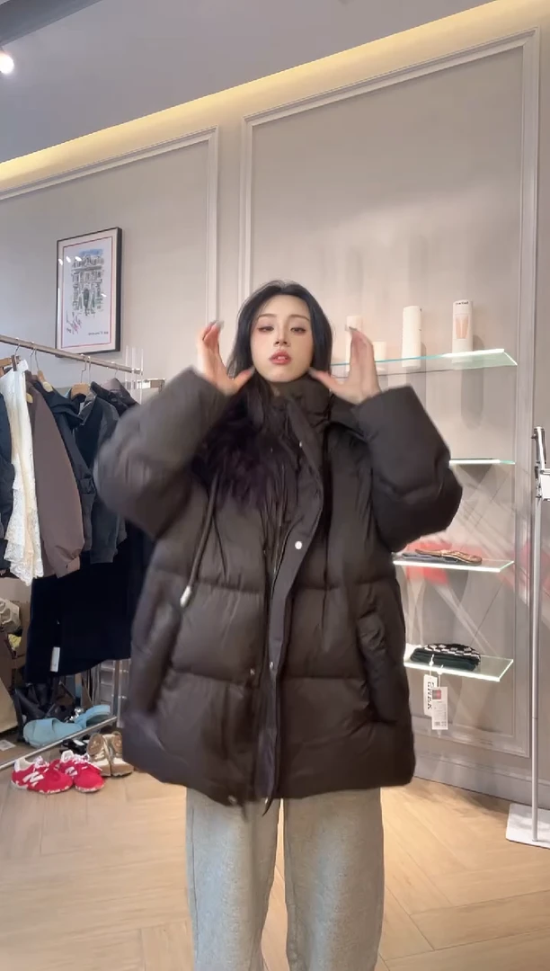 avvenn 棕色羽羽服sm 备注尺码 原价3690