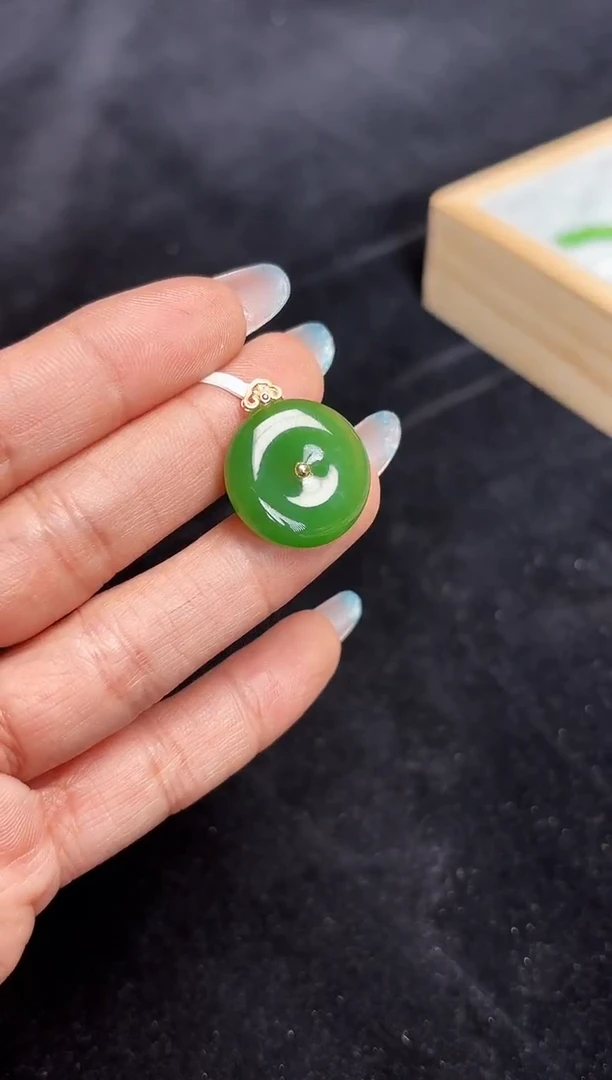 吊坠(赠链)18K金镶嵌和田玉碧玉 平安扣