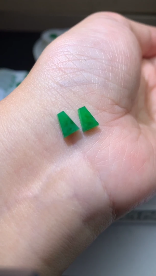 【闪购商品】定制翡翠未镶嵌毛货