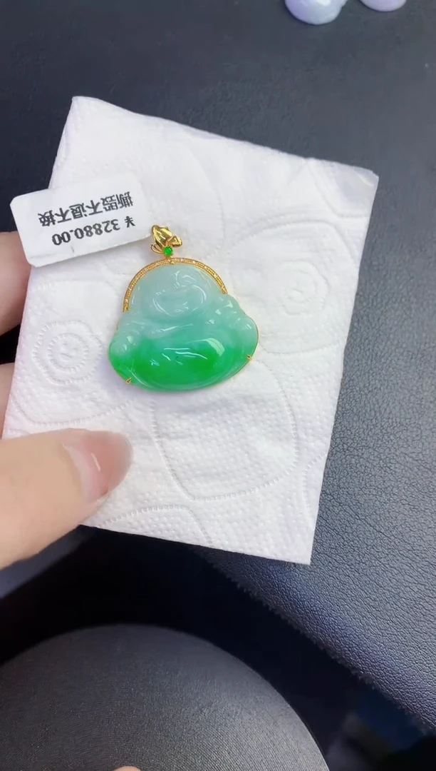 颈饰18K金镶嵌翡翠缅甸天然翡翠A货