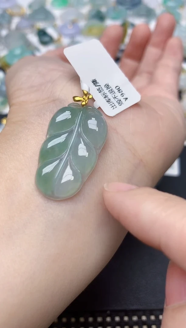 颈饰18K金镶嵌翡翠天然缅甸A货翡翠