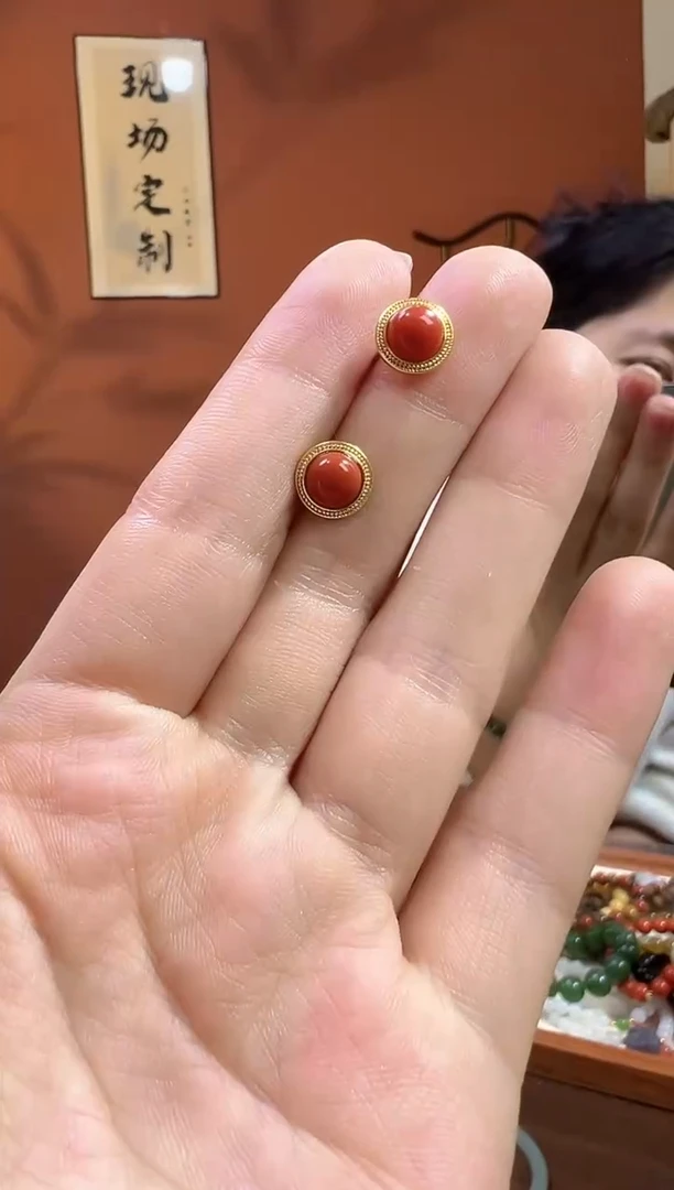 未镶嵌南红玛瑙耳钉南红