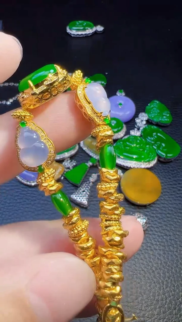 足金镶嵌手链翡翠飞****粒翡翠