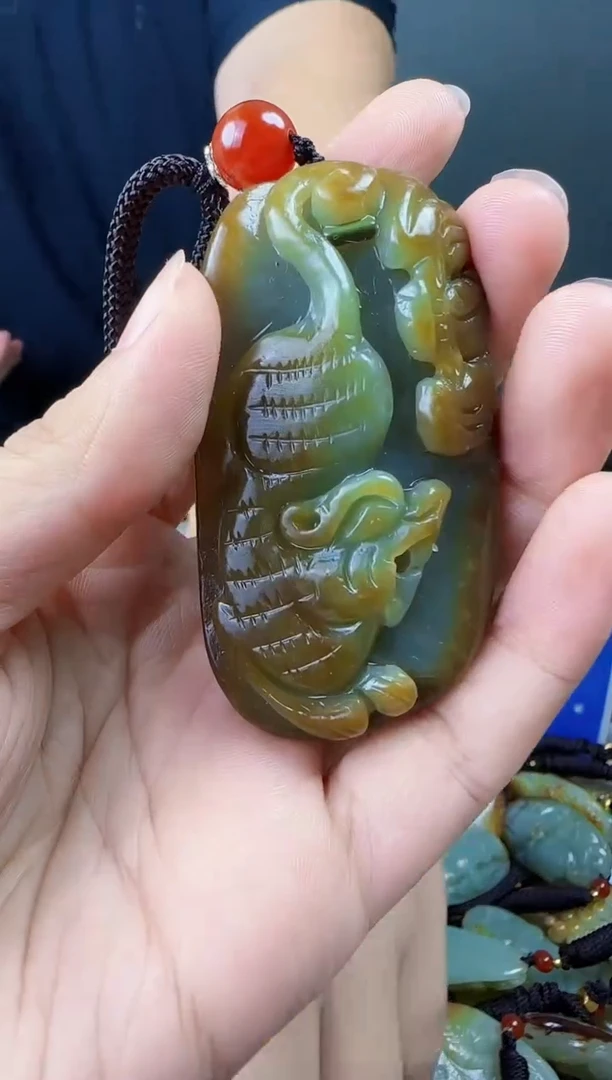 和田玉未镶嵌颈饰1