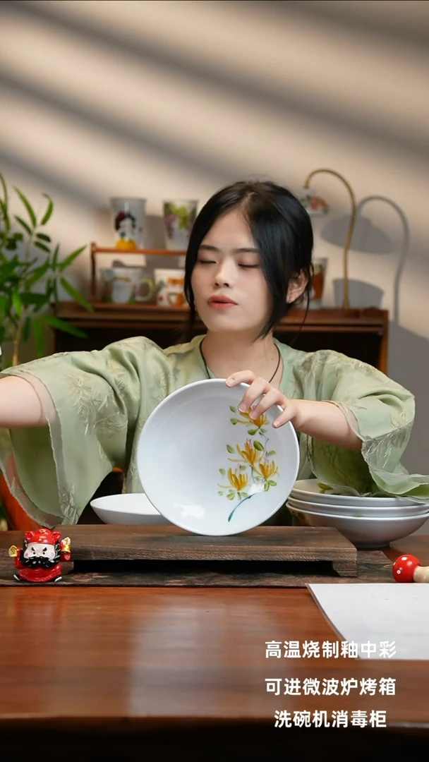 景德镇手绘釉中彩（食品级）圆深盘