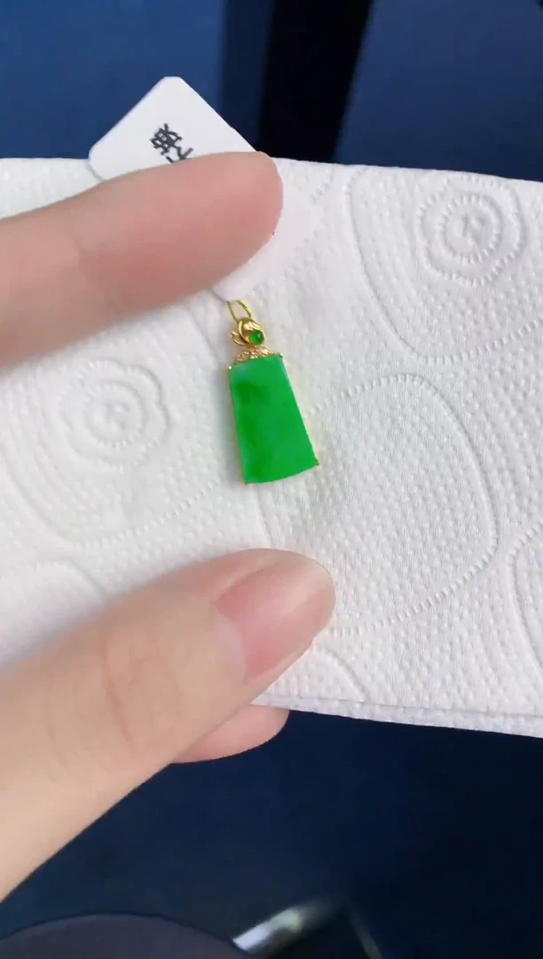 颈饰18K金镶嵌翡翠天然翡翠缅甸A货