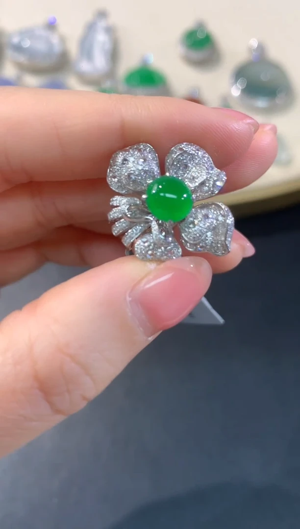 18K金镶嵌戒指翡翠E532|36800