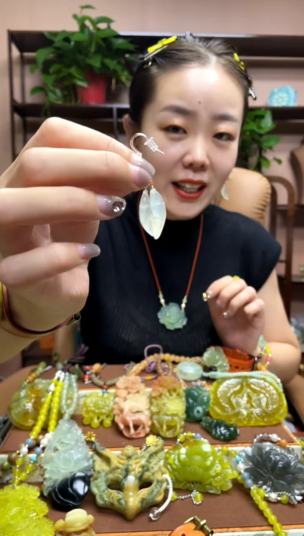 银S925镶嵌岫玉耳饰多样性发货发其中之一