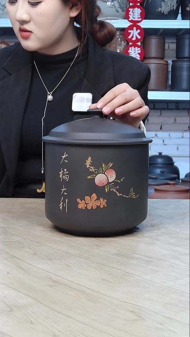 200克饼放5-7饼.散茶400克左右