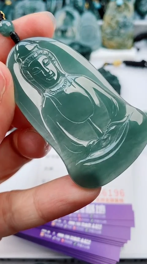 翡翠未镶嵌颈饰