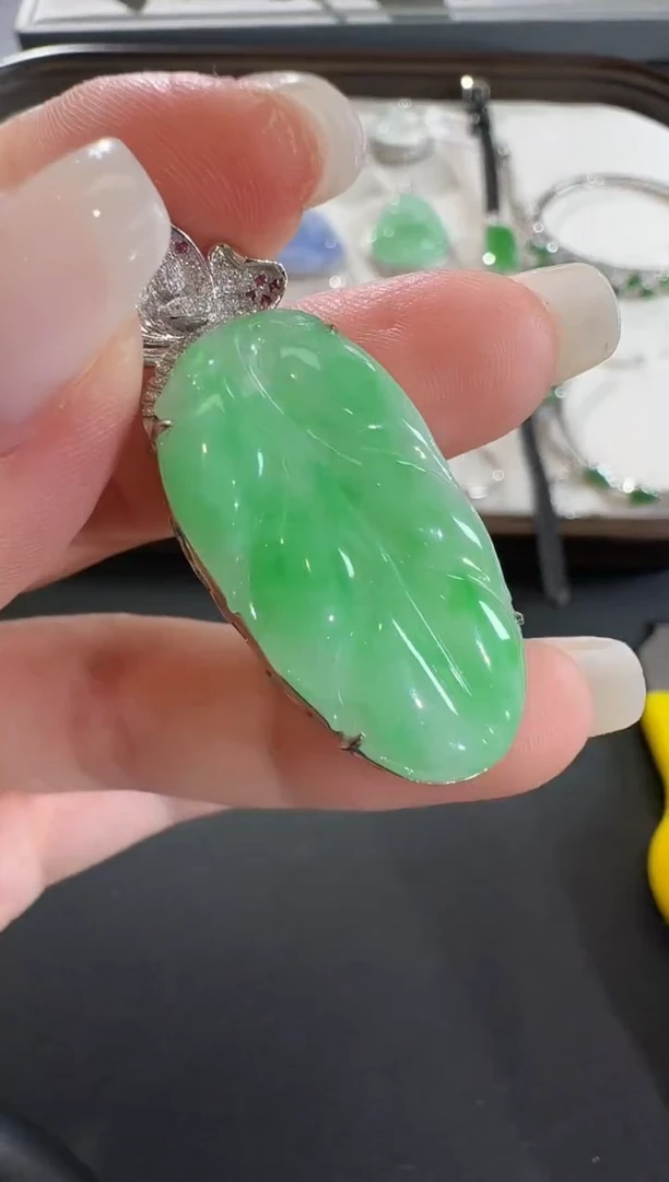 吊坠(不含链)18K金镶嵌翡翠【源头工厂】钻石镶嵌