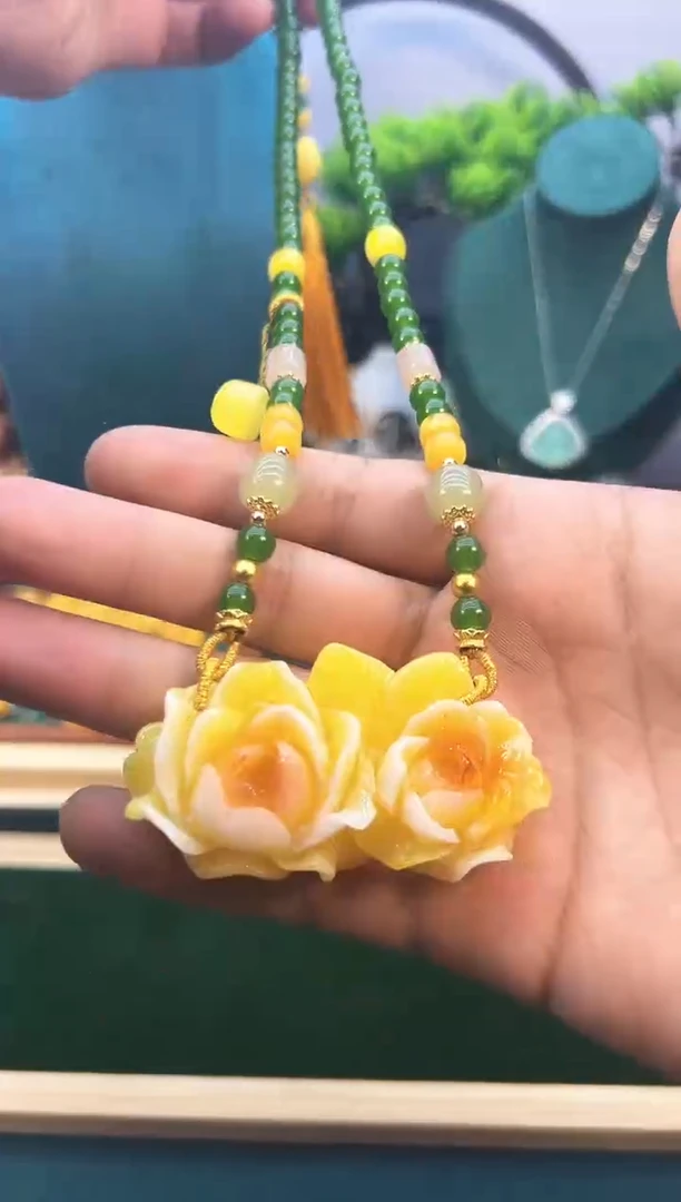 14K金镶嵌颈饰蜜蜡X803