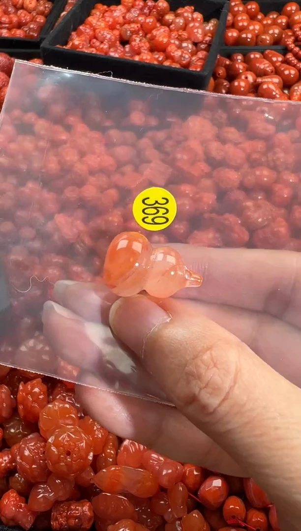 颈饰未镶嵌南红玛瑙1