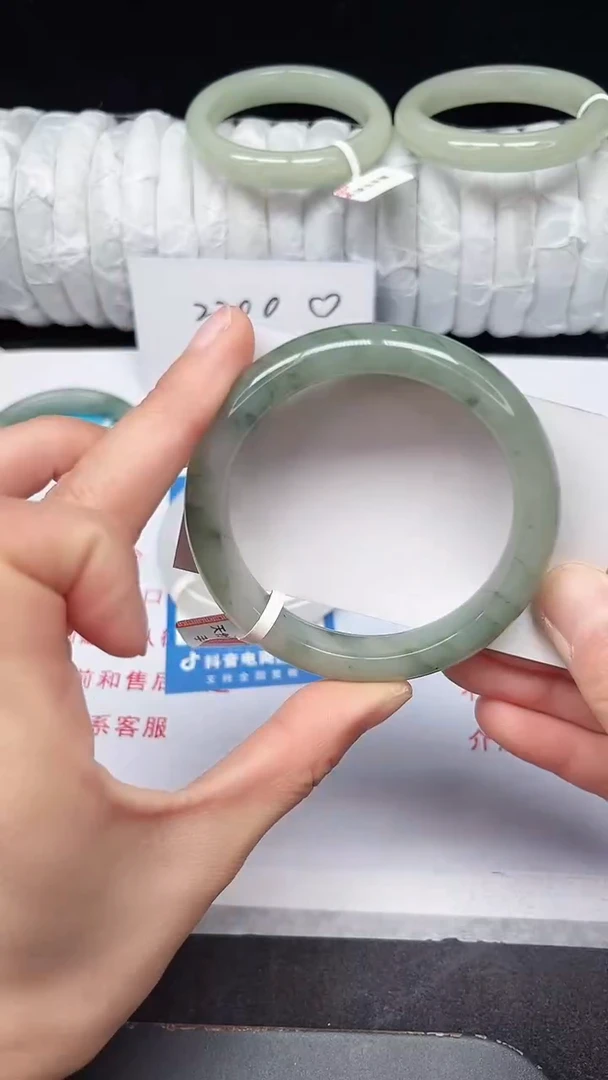 未镶嵌手镯石英质玉84-56/57