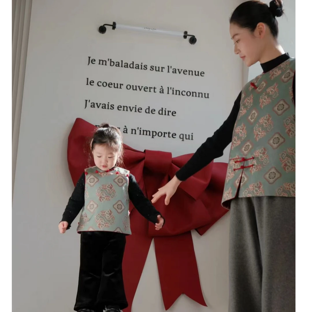 亲子装2025年女童秋冬女童汉服新款年服国风新中式复古唐装马甲