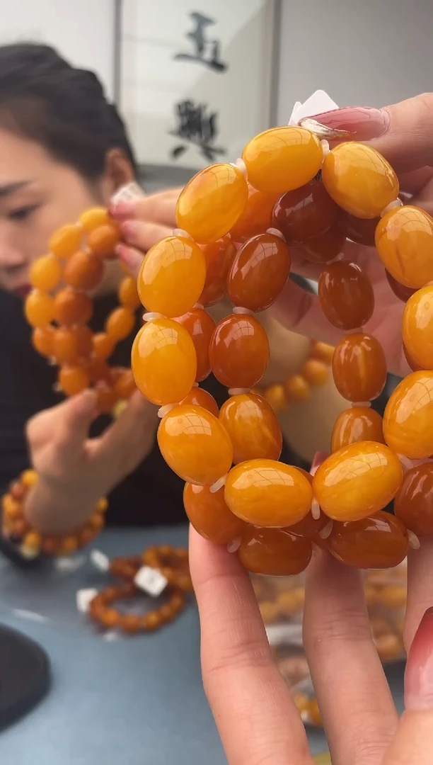 【闪购商品】蜜蜡珠宝奇石未镶嵌微瑕多样性发其一，假一罚十025.14