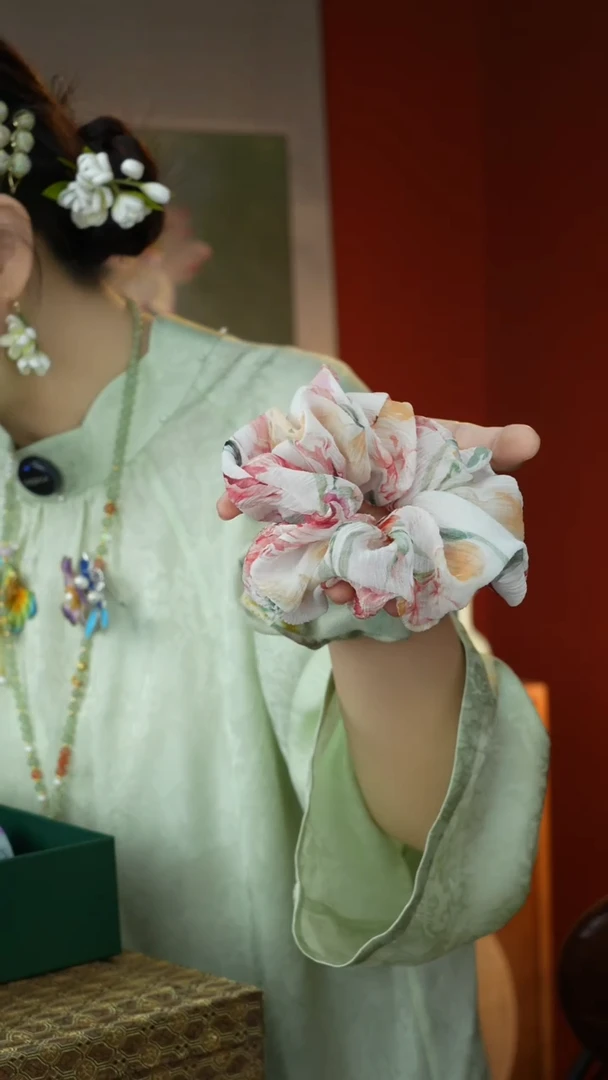 刺绣桑蚕丝大肠圈发圈