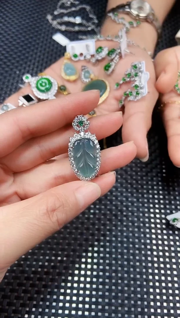 【闪购商品】翡翠吊坠(不含链)未镶嵌11111111