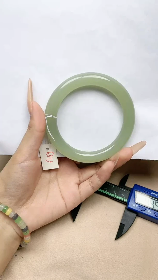 【闪购商品】和田玉手镯未镶嵌61圈口YY