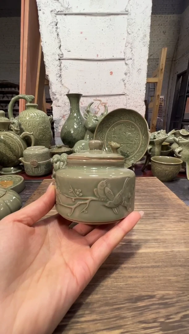 微瑕耀州窑喜上眉梢茶叶罐