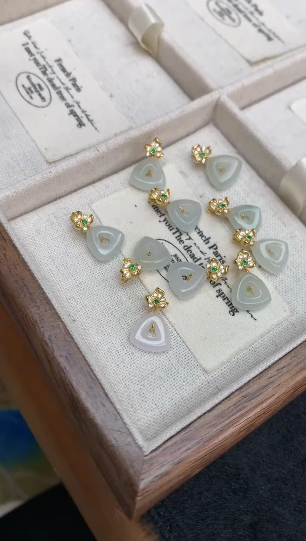 【闪购商品】翡翠颈饰银S925镶嵌扣子 多样性发（1件）