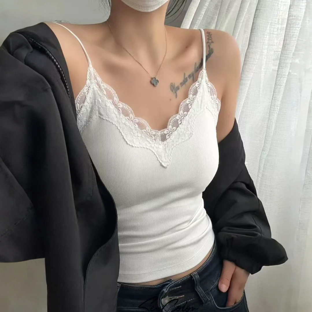 （全额运补）早秋新款蕾丝花边细肩带背心新款韩版一体胸垫内搭美背