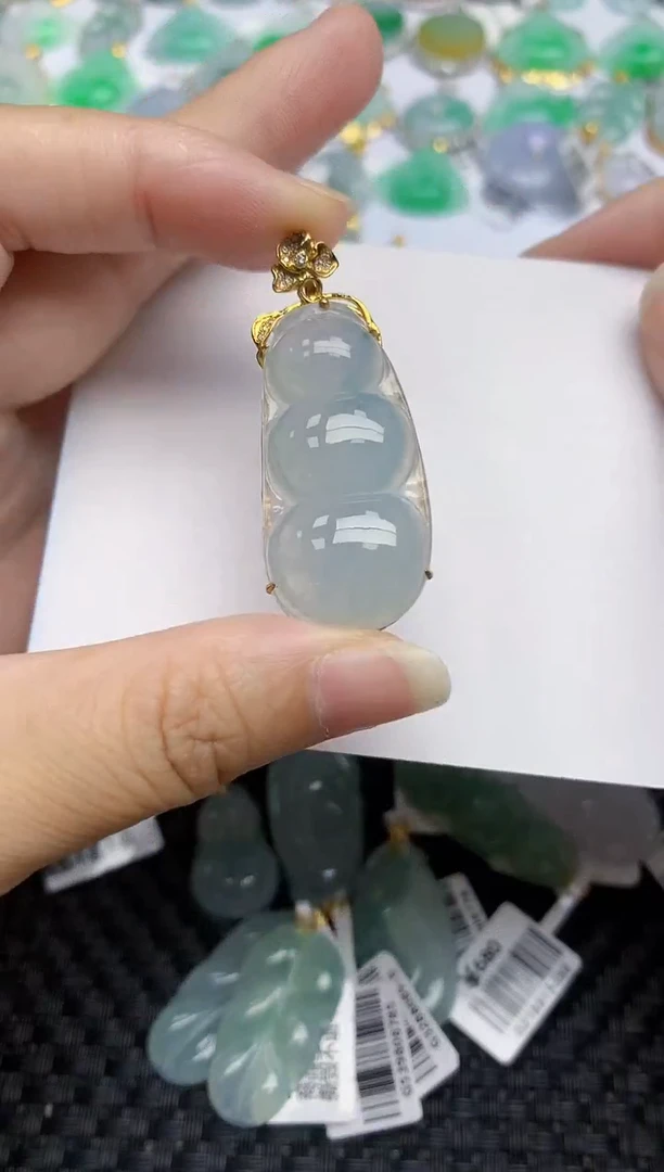 翡翠18K金镶嵌颈饰天然翡翠A货