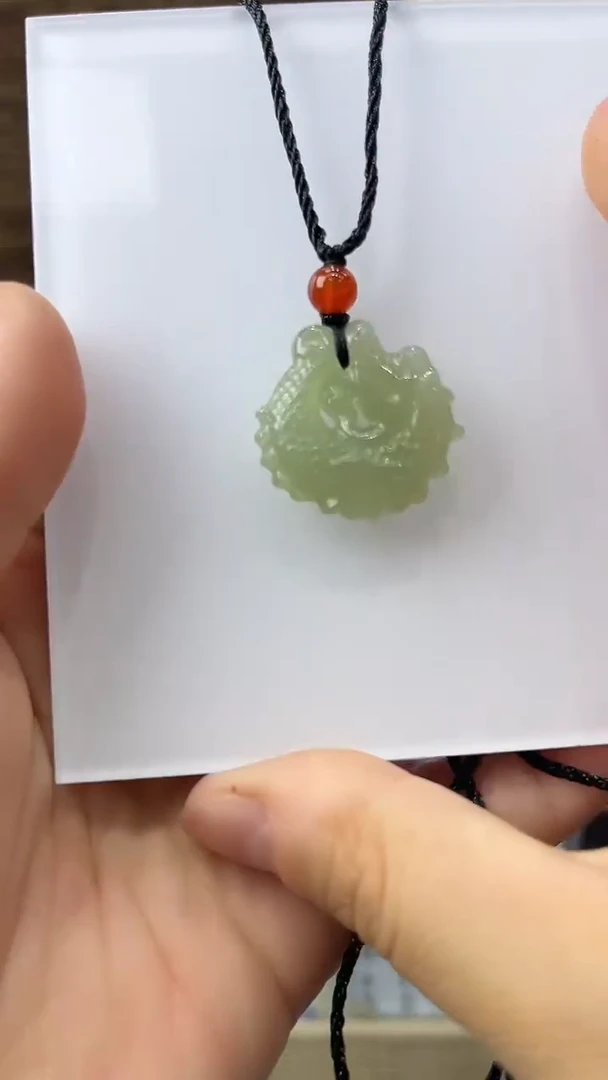 和田玉未镶嵌颈饰鱼化龙吊坠