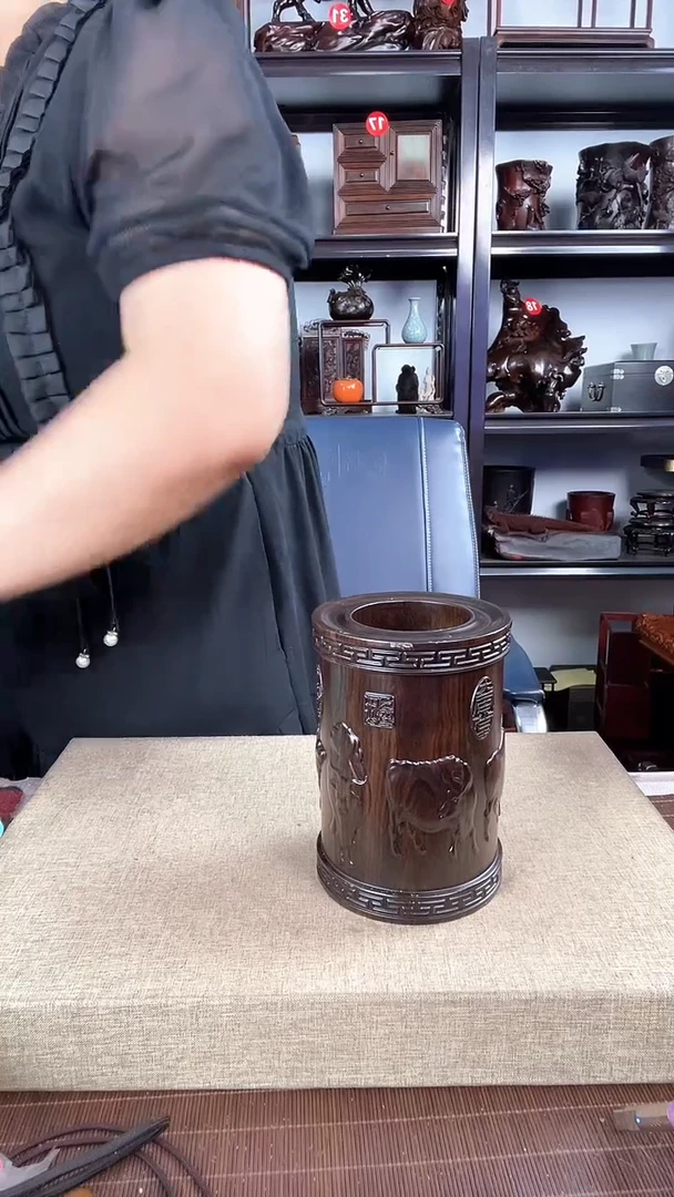 木五牛笔筒老李红木工艺品