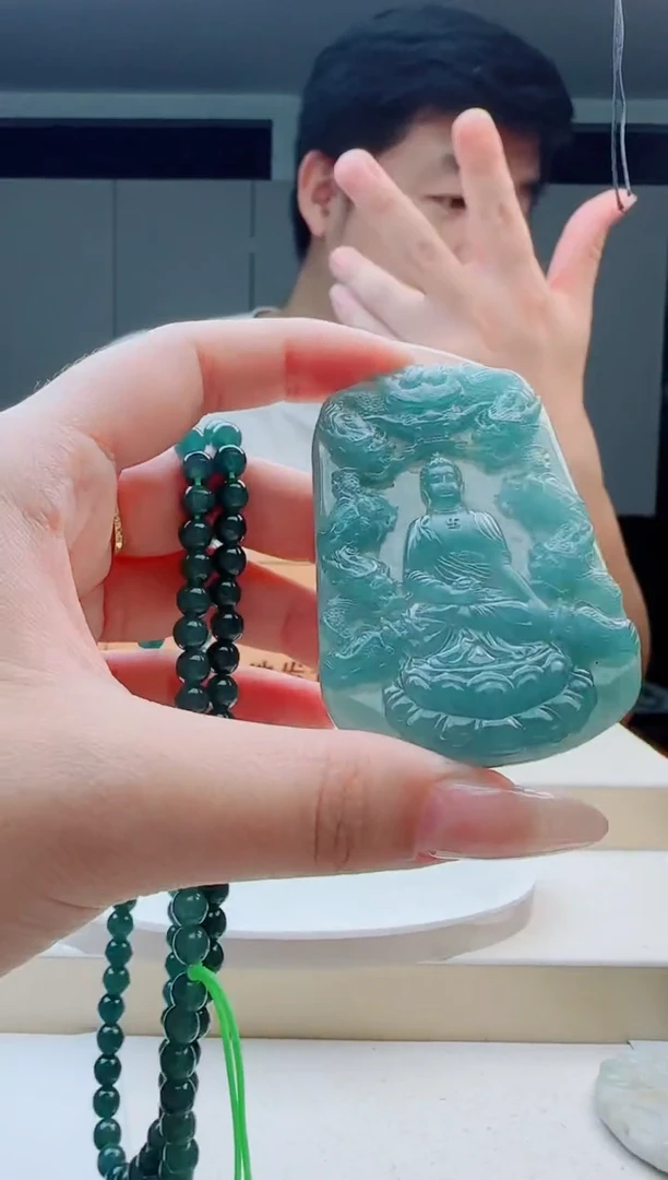 颈饰未镶嵌翡翠多样性发其中一