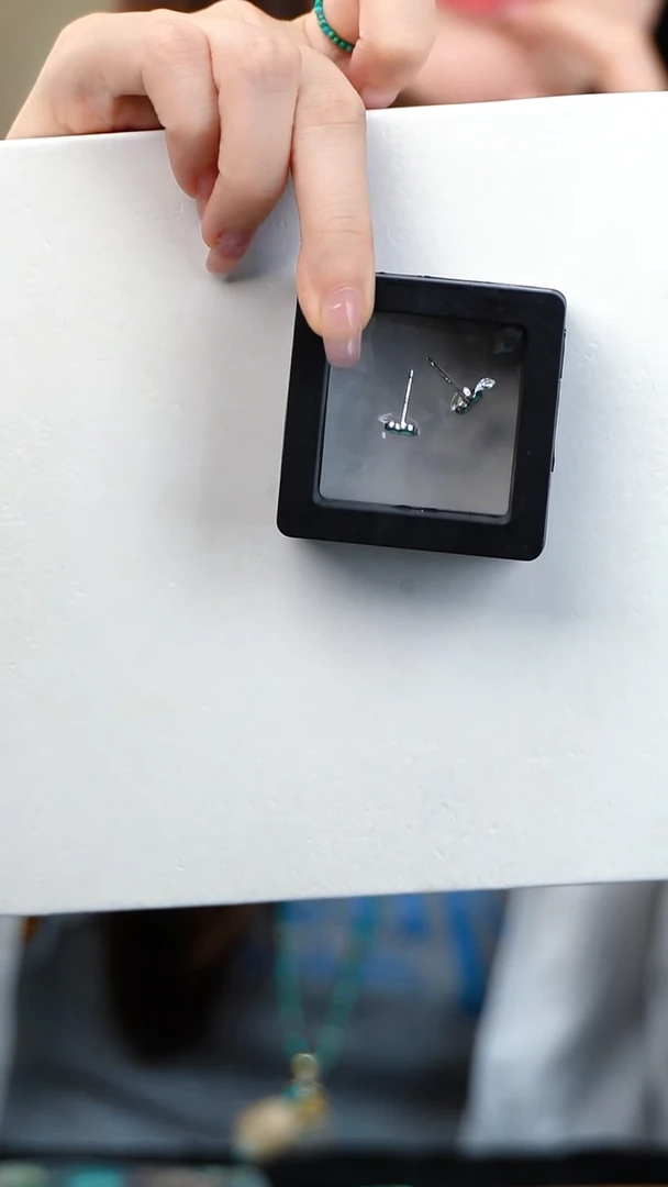 玛瑙/玉髓耳钉未镶嵌绿松