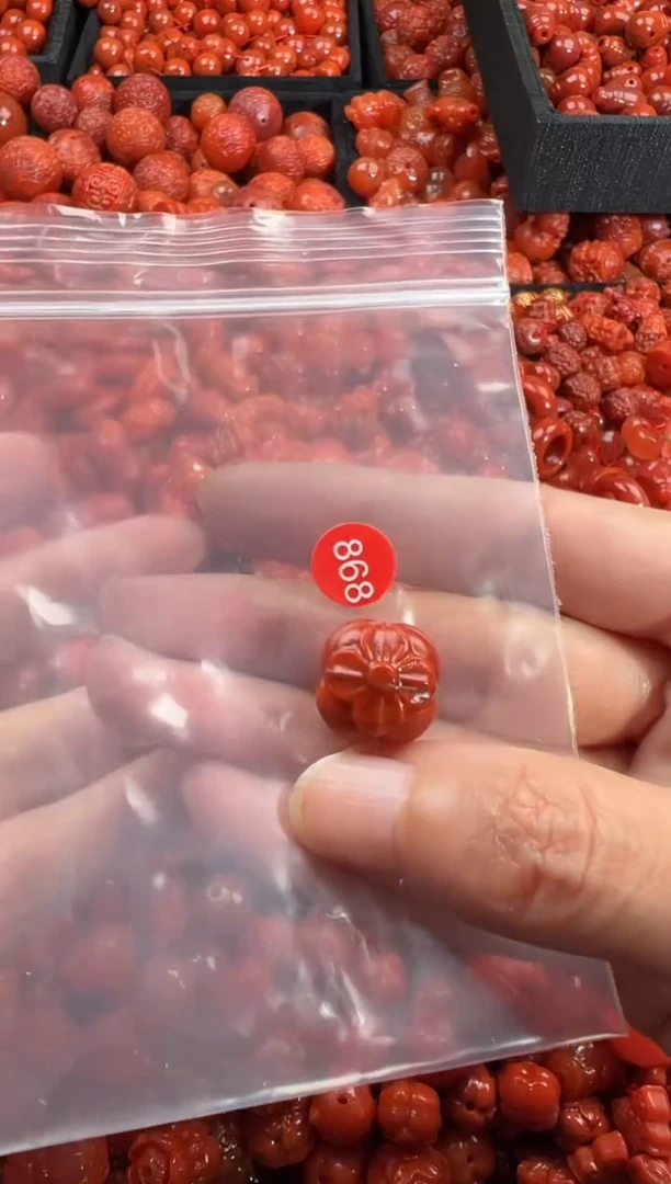 南红玛瑙未镶嵌颈饰1
