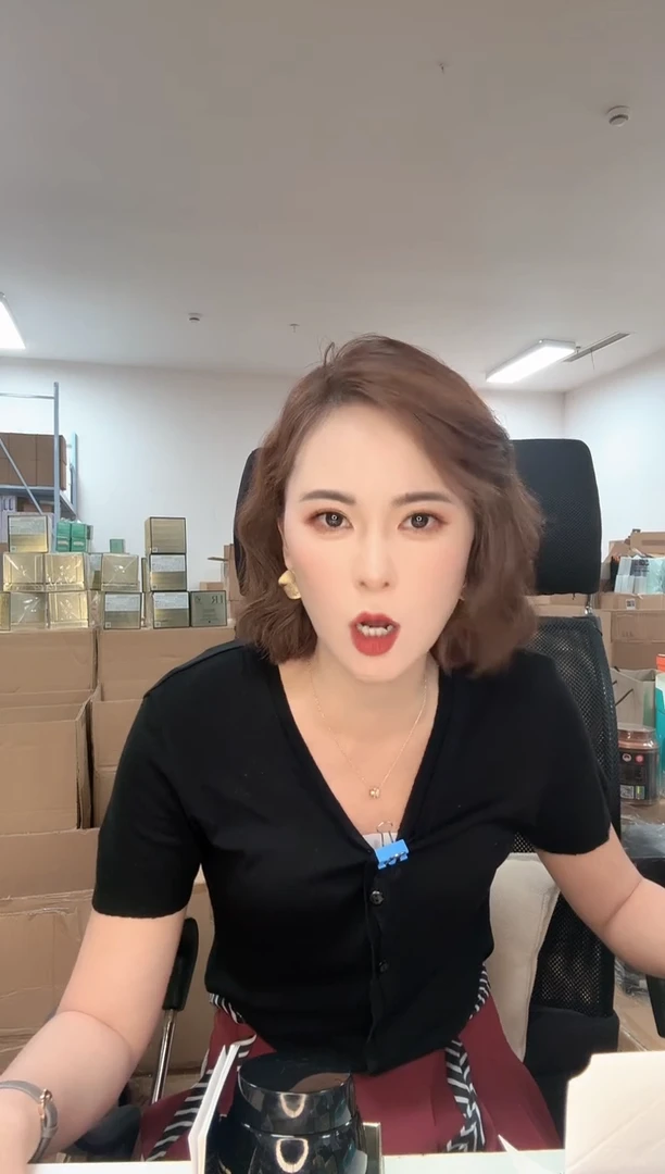 吊带福利显瘦百搭连衣裙B01