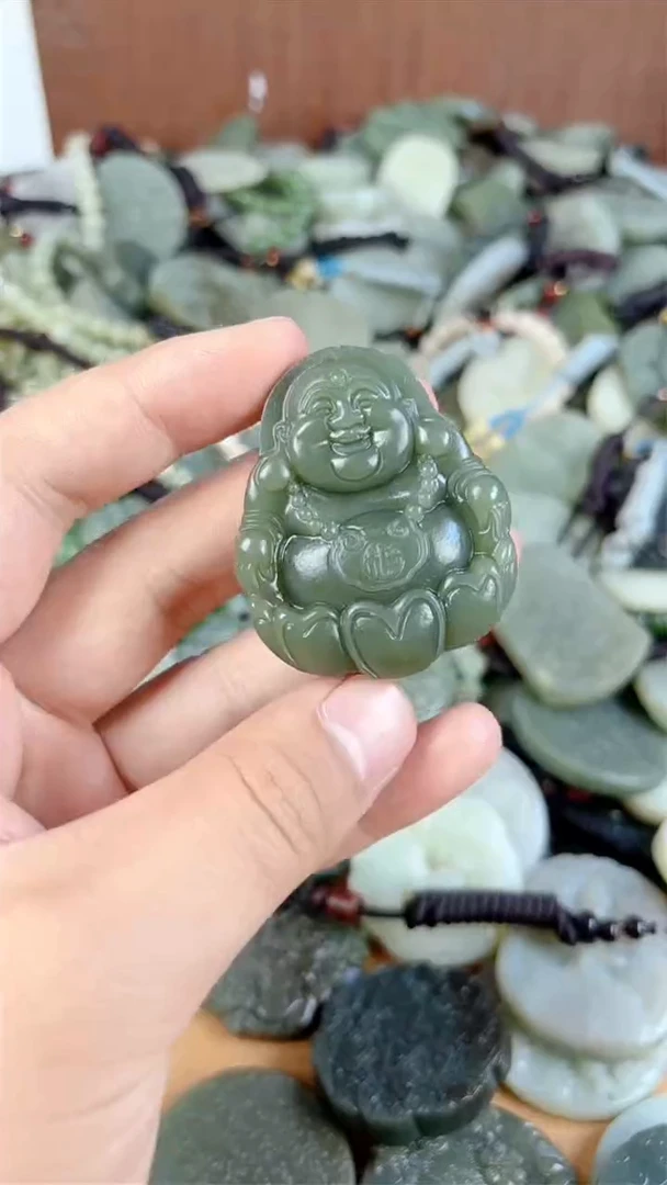 和田玉未镶嵌颈饰1