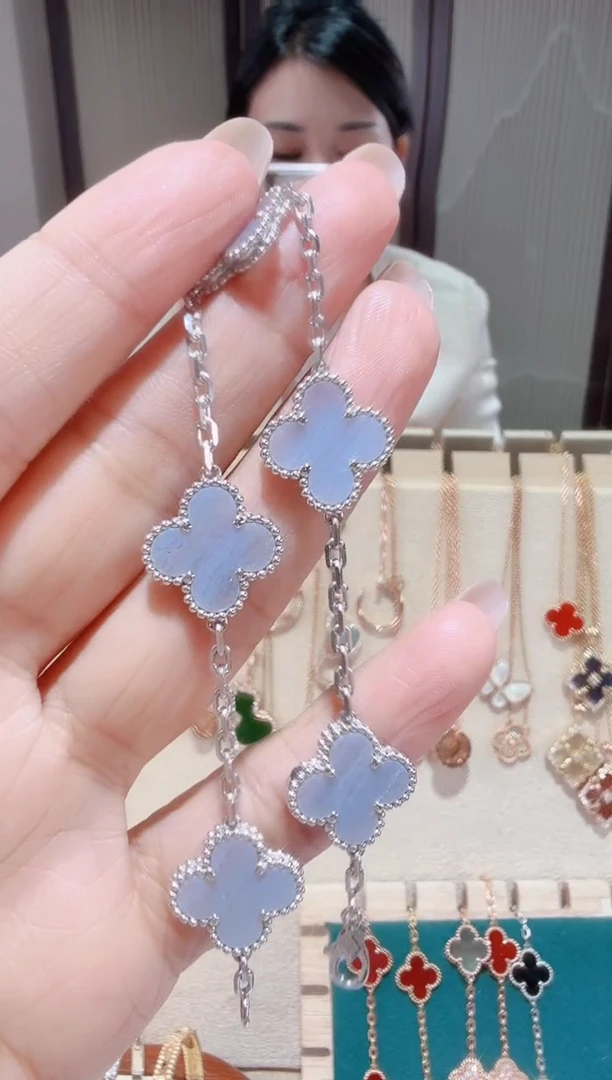 18K金镶嵌手链玛瑙/玉髓手链