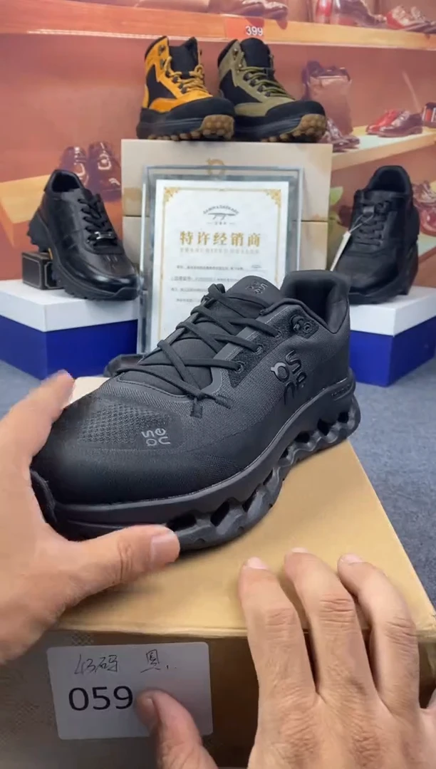 EVA飞织网面运动鞋（微瑕）纯黑色运动鞋尺码43