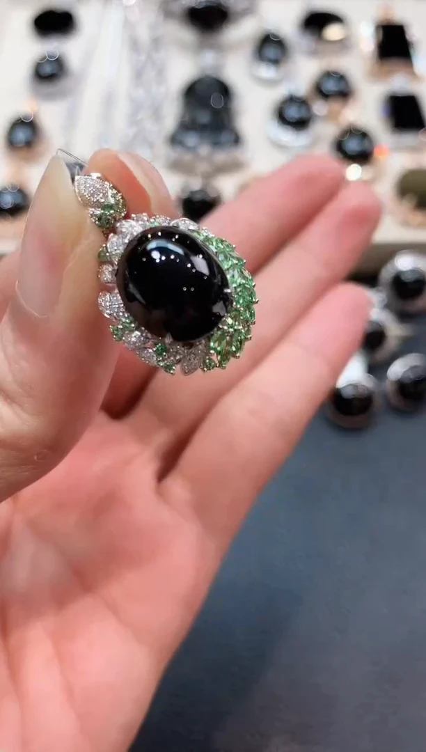 翡翠18K金镶嵌吊坠(不含链)m37春日珠宝