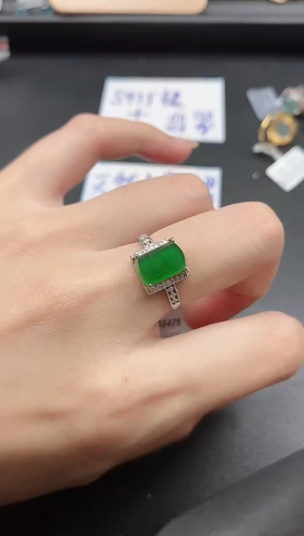 翡翠戒指银S925镶嵌51511