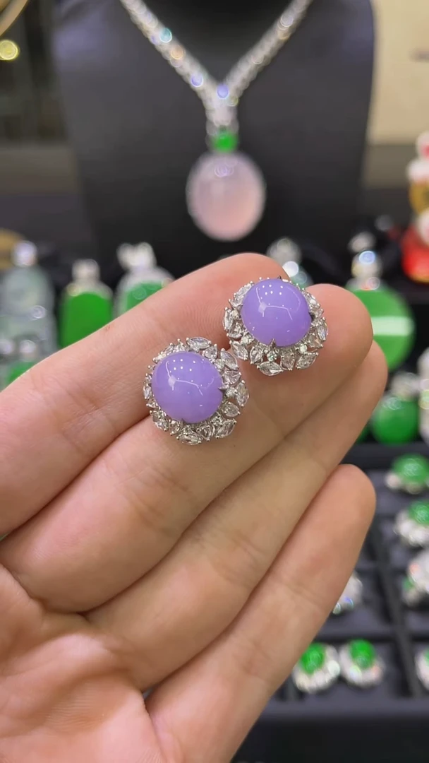 18K金镶嵌翡翠耳饰耳钉