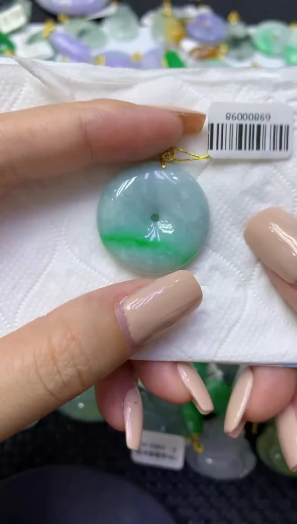 颈饰未镶嵌翡翠天然缅甸翡翠A货