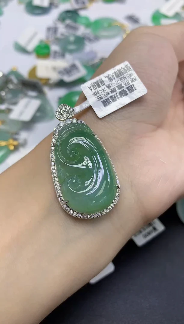 颈饰未镶嵌翡翠天然缅甸翡翠A货多样性发一件