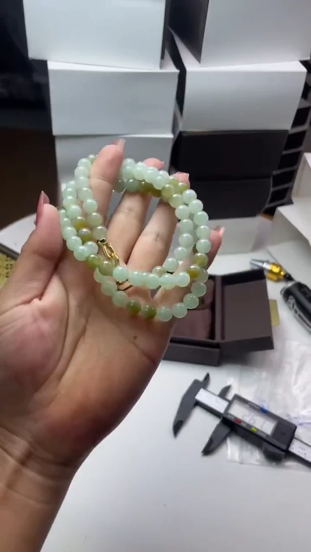 颈饰未镶嵌翡翠项链