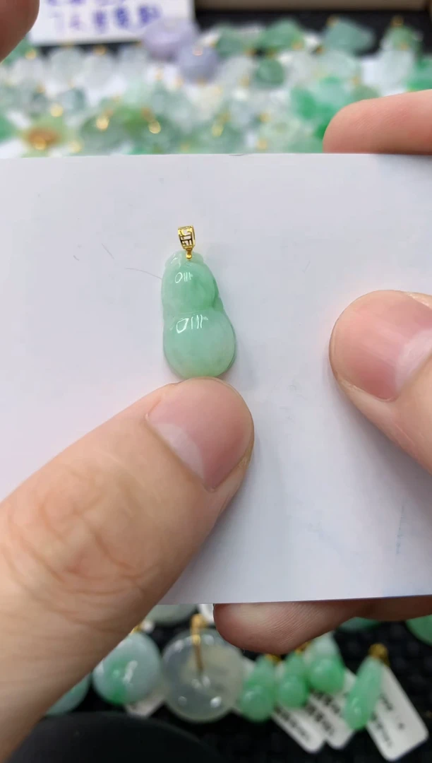 翡翠18K金镶嵌颈饰11111111